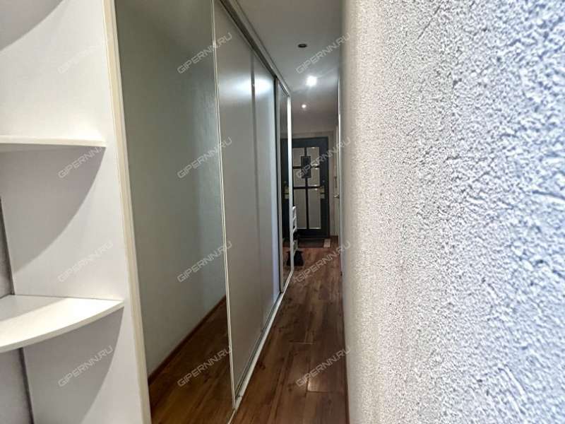 трёхкомнатная квартира на Совнаркомовской улице дом 28