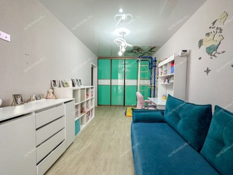 2-komnatnaya-b-r-yuzhnyy-d-18 фото