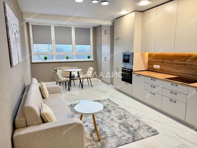 трёхкомнатная квартира на Ошарской улице дом 98 к1