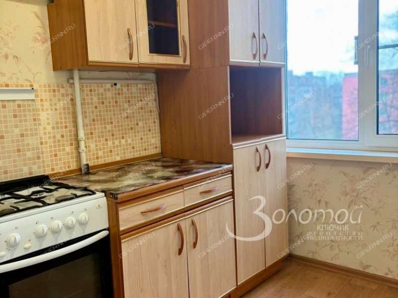 трёхкомнатная квартира на улице Героя Шнитникова дом 8