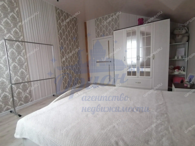 дом на Центральной улице село Криуша