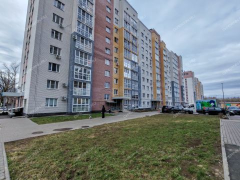 1-komnatnaya-ul-8-marta-d-28 фото