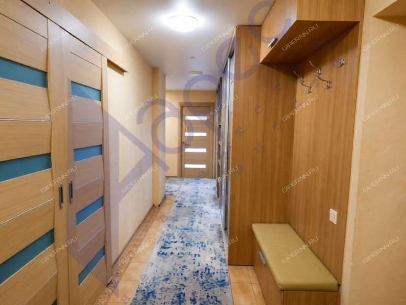 трёхкомнатная квартира на улице Родионова дом 193 к3