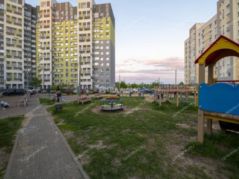 1-komnatnaya-ul-vyatskaya-d-8 фото
