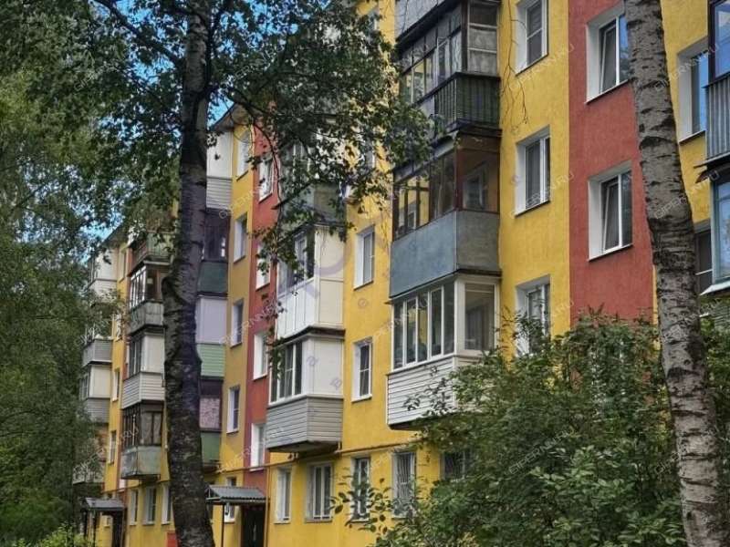двухкомнатная квартира на улице Красных Зорь дом 9