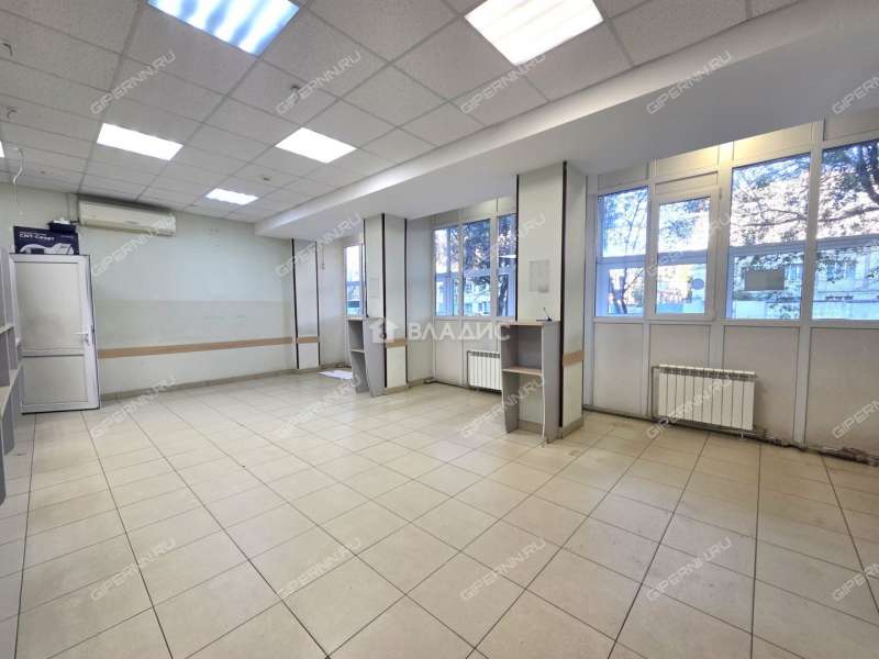 помещение под помещение свободного назначения на улице Юлиуса Фучика