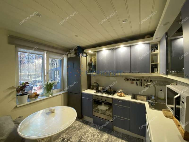 трёхкомнатная квартира на улице Володарского дом 11