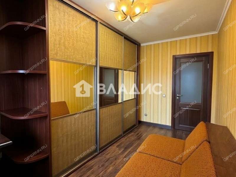 четырёхкомнатная квартира на улице Родионова дом 167 к1