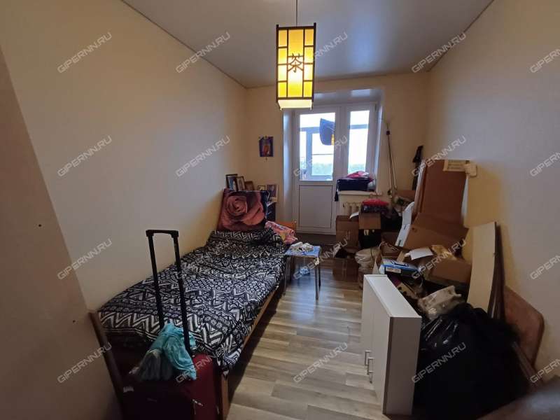 трёхкомнатная квартира в 2-м микрорайоне дом 27 город Кстово