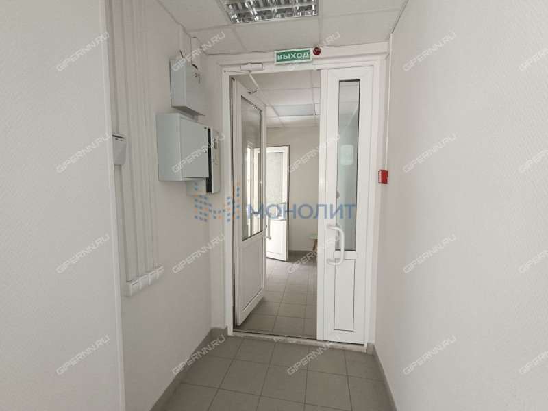 помещение под офис, торговую площадь на улице Невзоровых