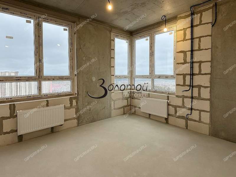 трёхкомнатная квартира на улице Маковского дом 25