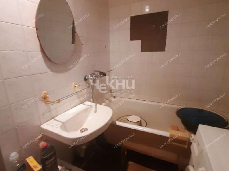 трёхкомнатная квартира на улице Маршала Рокоссовского дом 17